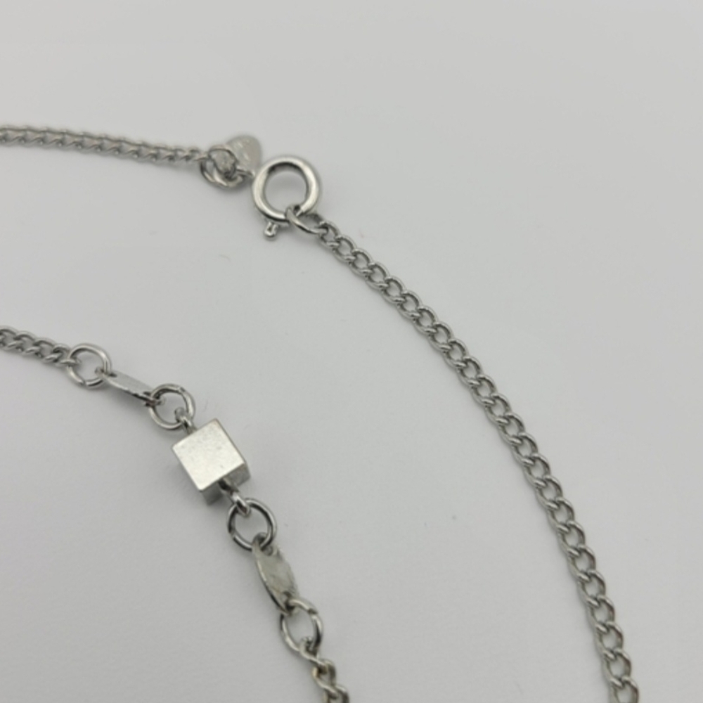 Silver Necklace With Solid Cube Accents - image 6